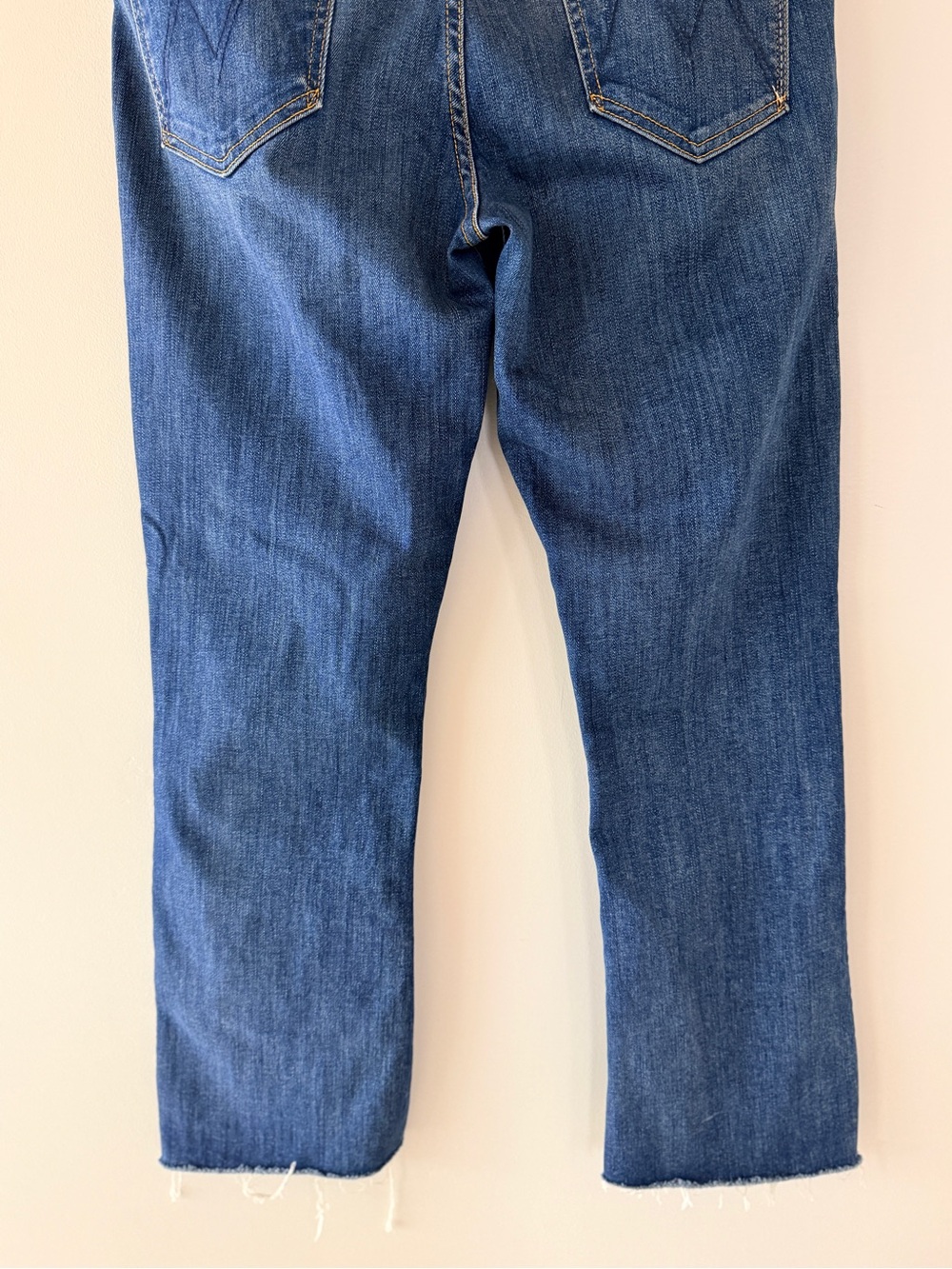 MOTHER The Insider Crop Step Fray Jeans Not Rough Enough Size 32 Like New - Picture 9 of 16